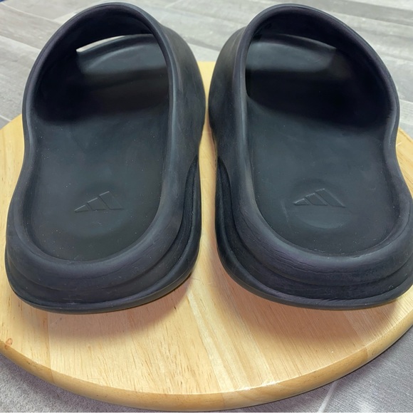 Adidas Yeezy Slides Onyx Black Mens Size 11 US HQ6448 - Picture 2 of 16